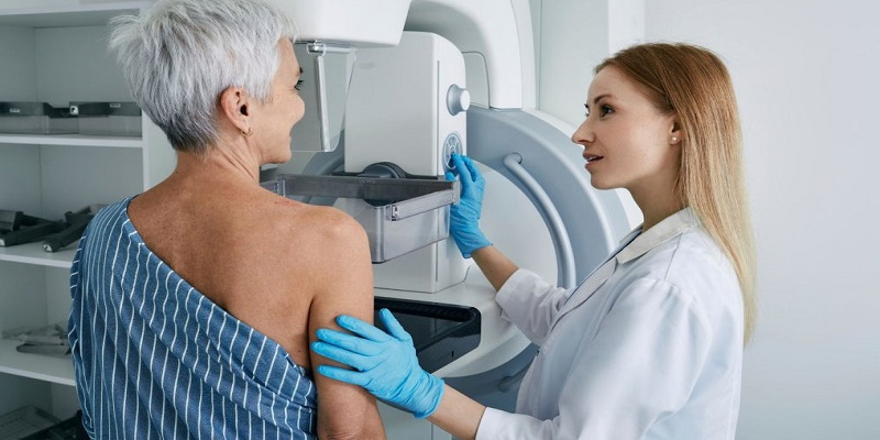 Ung thư vú có xu hướng gia tăng theo độ tuổi nên đây không phải là bệnh lý hiếm gặp ở người già