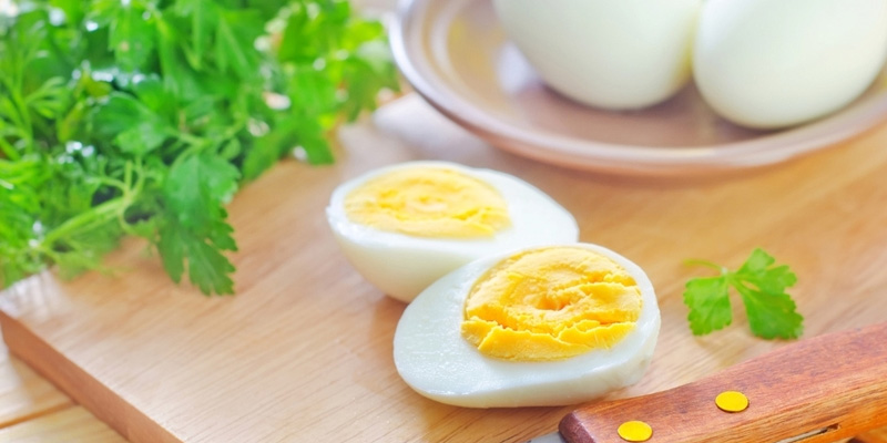 Trứng gà giàu protein, vitamin và khoáng chất, giúp hỗ trợ sức khỏe người bệnh ung thư
