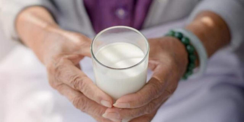 Dinh dưỡng đóng vai trò quan trọng trong việc duy trì thể trạng và hỗ trợ quá trình điều trị