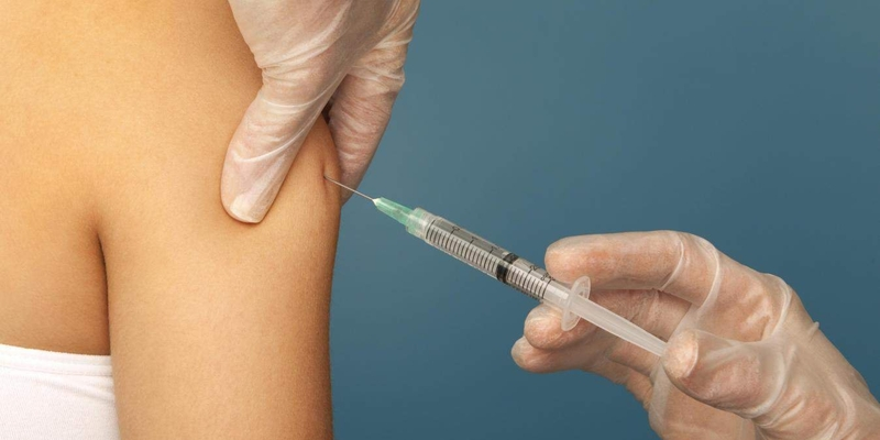 Tiêm phòng HPV cũng là cách phòng ngừa hiệu quả