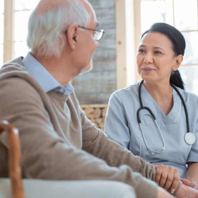 Cách chăm sóc bệnh nhân ung thư phổi? Những điều chú ý khi chăm sóc