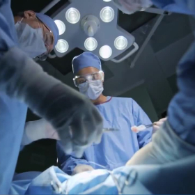 Mổ ung thư tuyến giáp: Vai trò, kỹ thuật và các phương pháp mỗ