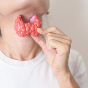 Ung thư tuyến giáp sống được bao lâu​? Tỷ lệ sống qua từng giai đoạn