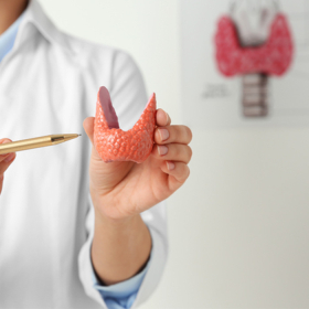 Ung thư tuyến giáp thể nhú: Những điều người bệnh cần biết