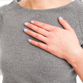 Ung thư vú có đau không? Dấu hiệu nhận biết sớm bạn cần biết