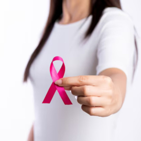 Ung thư vú giai đoạn 2 là gì? Dấu hiệu, cách điều trị và tiên lượng